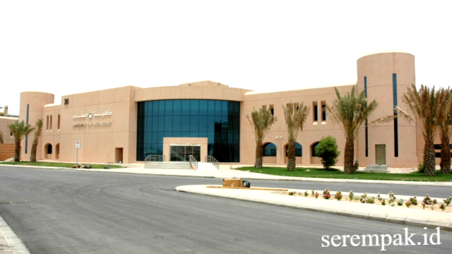 Universitas Raja Faisal: Pusat Pendidikan dan Penelitian